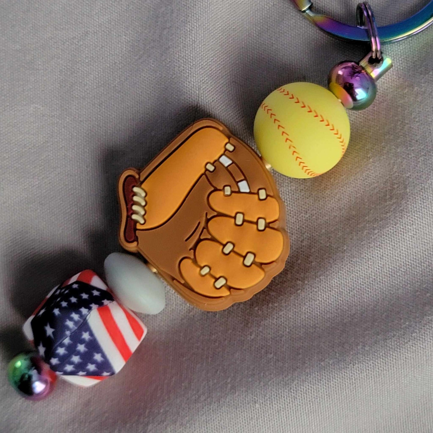 Noah's Silicone Bead Keychains - A Colorful Companion for Your Keys!