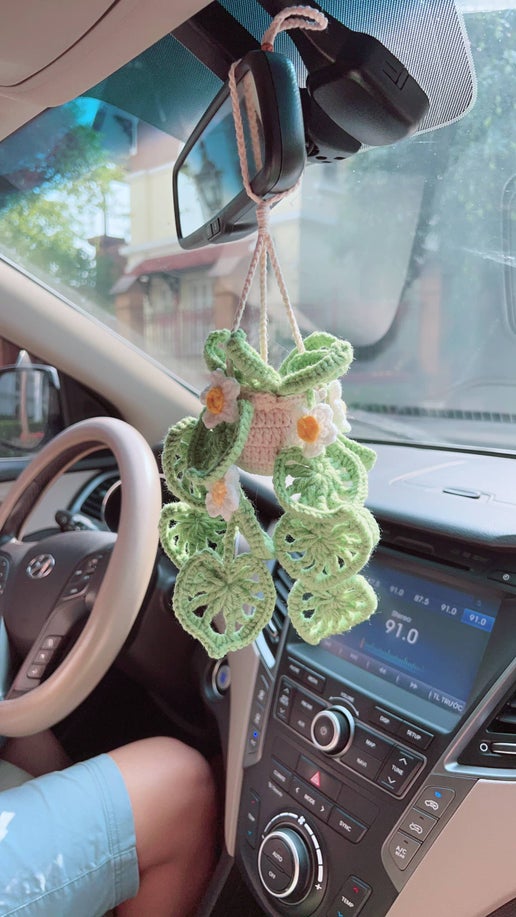 Crochet Monstera With Daisy Plant